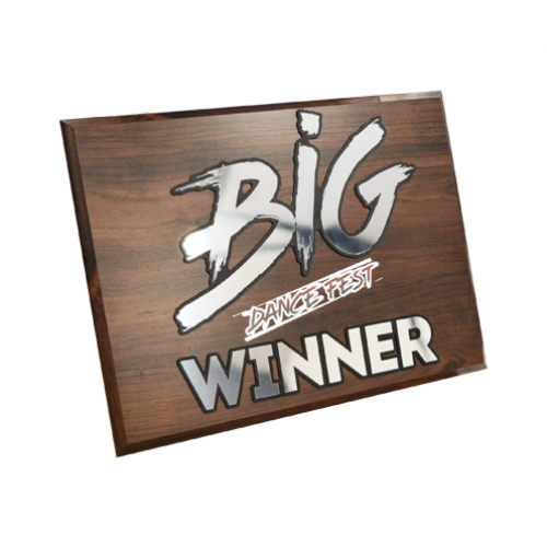 Плакетка с декоративными элементами из акрила, с УФ-печатью