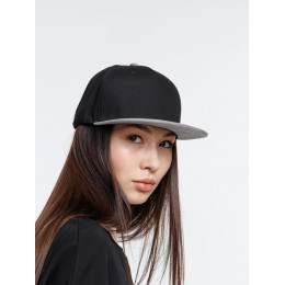 Бейсболка Foreside с прямым козырьком, черная с серым